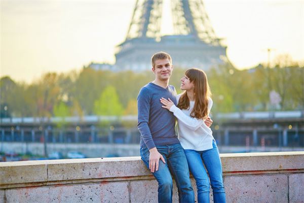 狗男鸡女：天作之合还是相克？狗男鸡女：属相匹配度深度解析