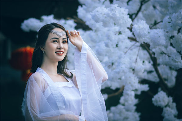 2023猴年女猴命起起落落，迎来新的机会与挑战抓住2023猴年机会，属猴女猴将迎接财富好运