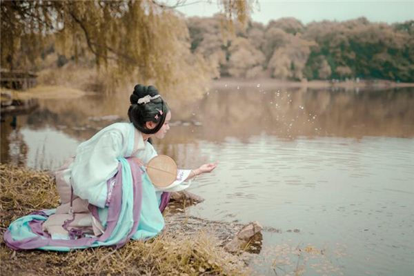 属牛女与十二生肖婚配：牛女与鼠男最佳配对属牛女与十二生肖婚配：牛女与鸡男相克吗？